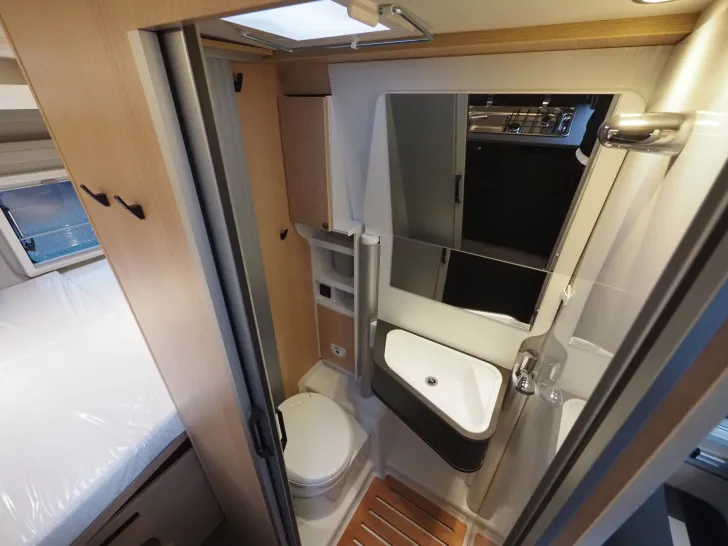 Fahrzeugbild Sunlight CLIFF 600 X, Automatik, Skyroof, Ind. Licht #10