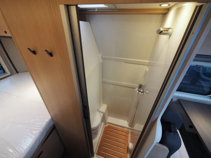 Fahrzeugbild Sunlight CLIFF 600 X, Automatik, Skyroof, Ind. Licht #11