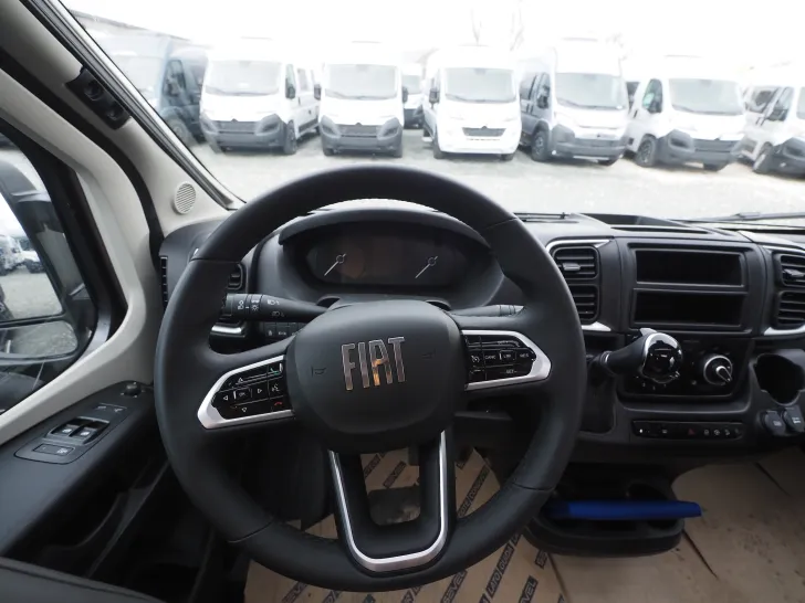 Fahrzeugbild Sunlight CLIFF 600 X, Automatik, Skyroof, Ind. Licht #13