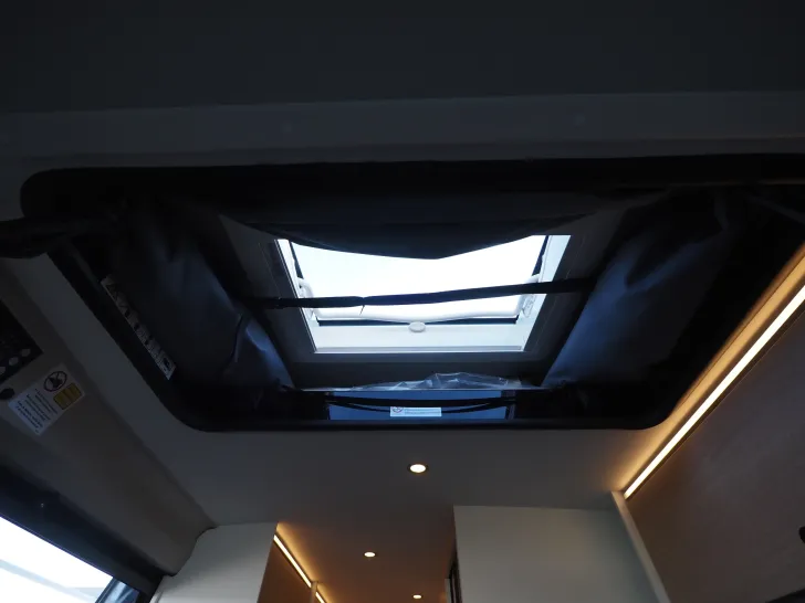 Fahrzeugbild Sunlight CLIFF 640 X RT 26, Vollausstattung ! +Aufstelld. #19