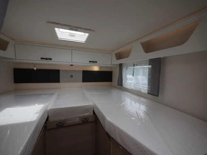 Fahrzeugbild Sunlight T 67S Adventure Edition, Automatik, Hubbett #14