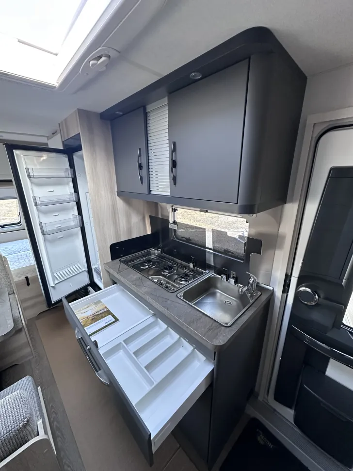 Fahrzeugbild Hobby De Luxe 490 KMF #10