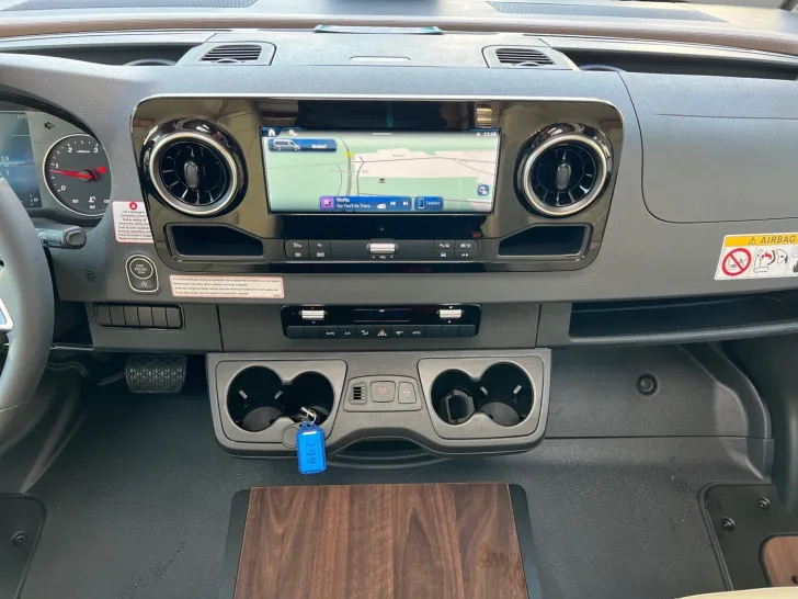Fahrzeugbild Carthago chic e-line I 61 XL LE Mercedes (299) #11