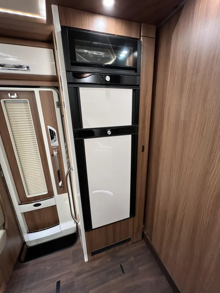 Fahrzeugbild Carthago chic e-line I 61 XL LE Mercedes (299) #23