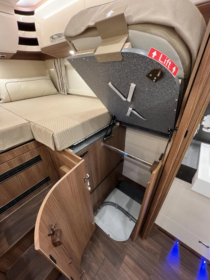 Fahrzeugbild Carthago chic e-line I 61 XL LE Mercedes (299) #28