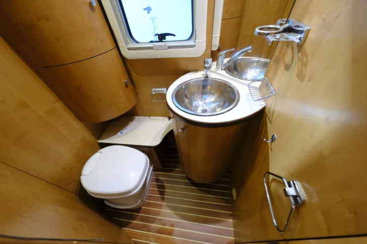 Fahrzeugbild Rapido 7066 DF/Einzelbetten/Solar/Klima/Preisgarantie #15