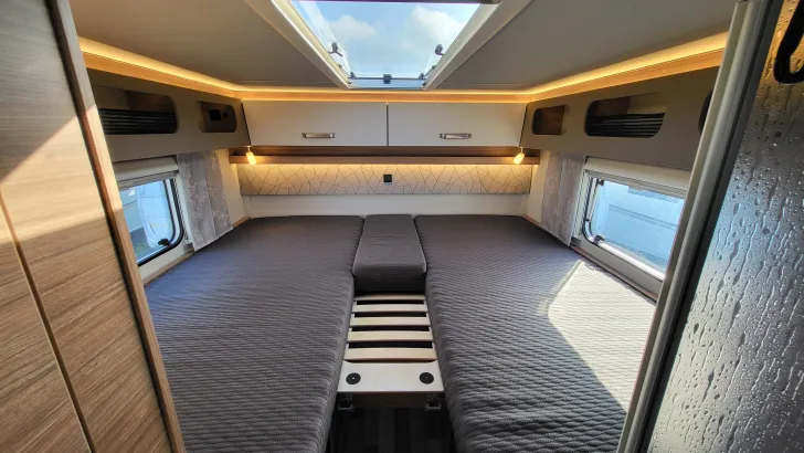 Betten Weinsberg CaraCore 700 MEG Automatik