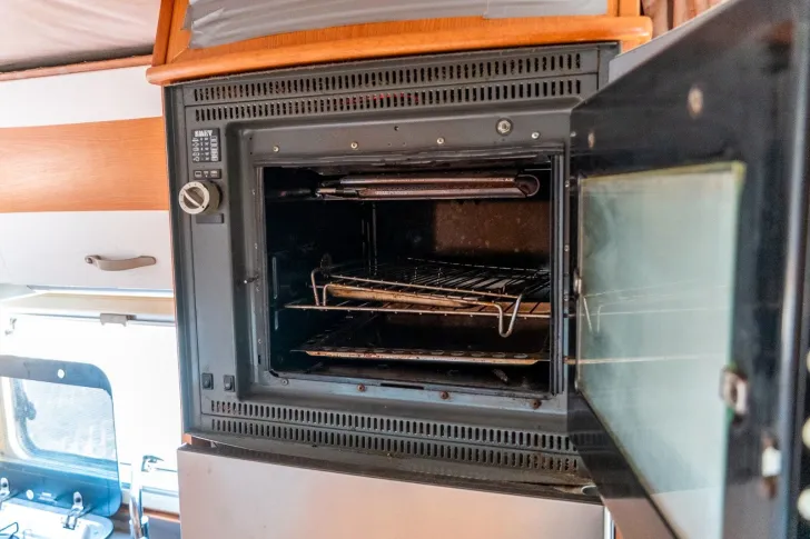 Fahrzeugbild Eura Mobil A820 EB 3*Solar*Sat*TV*Händler o. Export* #19