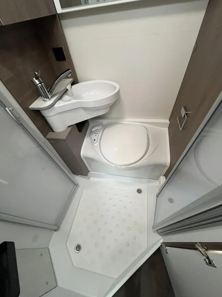 Fahrzeugbild Carado T T135 #8