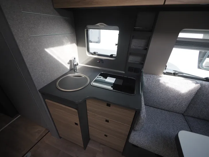 Fahrzeugbild Dethleffs Trend I 7057 EBL, 180 PS Autom., Loungesitzgr. #9