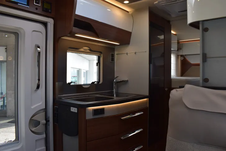 Fahrzeugbild Hymer B-Klasse MC T 580 Mercedes, Automatik, Distronic #11