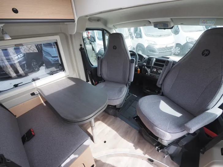 Fahrzeugbild Sunlight CLIFF 600, Sonderedition, Markise, Multimedia #8