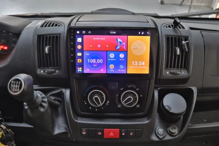 Fahrzeugbild Roller Team T-Line/2.Hand/Festbett+Hubbett/Garage/Klima #7