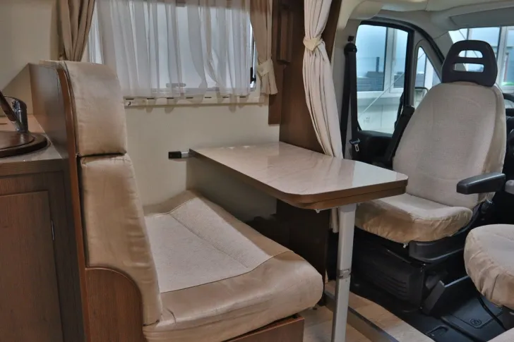 Fahrzeugbild Roller Team T-Line/2.Hand/Festbett+Hubbett/Garage/Klima #11