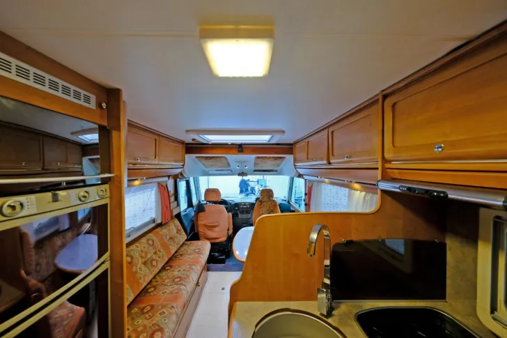 Fahrzeugbild RAPIDO LE RANDANNEUR 9048 DF - Hubbett - Klima #9