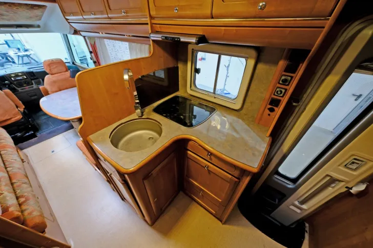 Fahrzeugbild RAPIDO LE RANDANNEUR 9048 DF - Hubbett - Klima #12