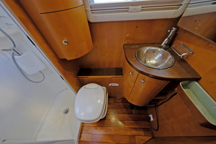 Fahrzeugbild RAPIDO LE RANDANNEUR 9048 DF - Hubbett - Klima #15