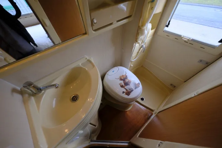 Fahrzeugbild Laika Ecovip R 660/Festbett/Klima/Markise/DPF-Grün #20