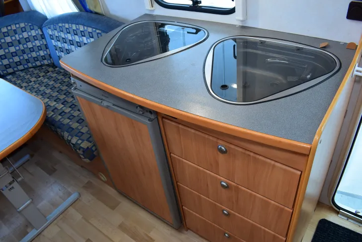 Fahrzeugbild Adria Adora 462 UB Klapp-Stockbett #9