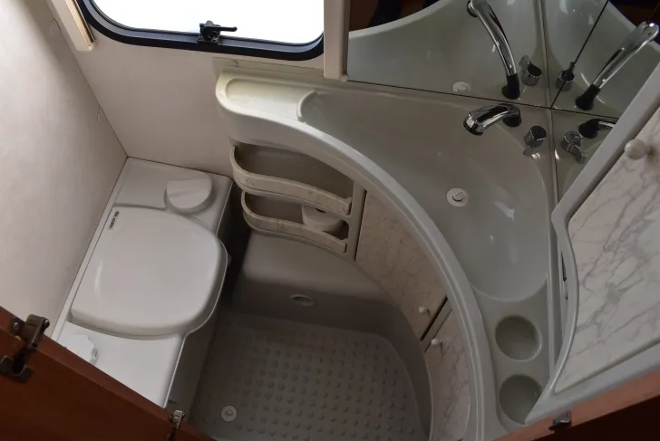 Fahrzeugbild Adria Adora 462 UB Klapp-Stockbett #15