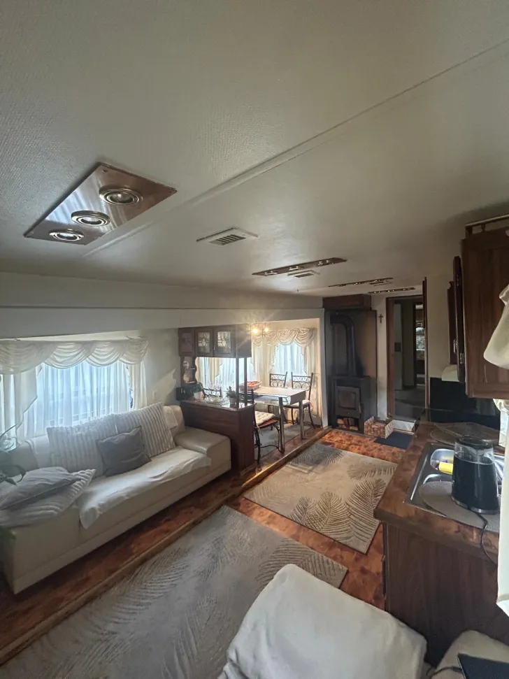 Fahrzeugbild Fifth Wheel Tourers Gut gepflegt #3