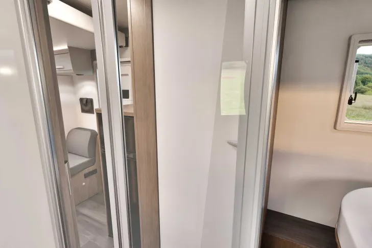 Fahrzeugbild Carado Edition25 T Ford 449 AHK, SATANLAGE #33