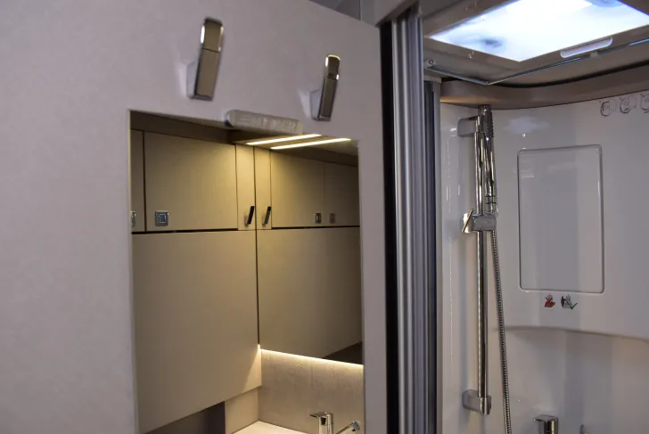 Fahrzeugbild Hymer Exsis-t 580 Pure Sat, TV, Markise, Längsbetten #17