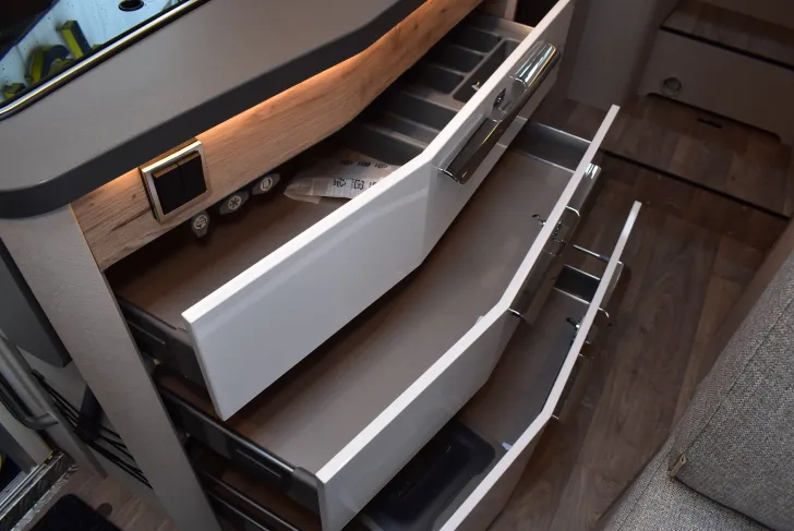 Fahrzeugbild Hymer Exsis-t 580 Pure Sat, TV, Markise, Längsbetten #23