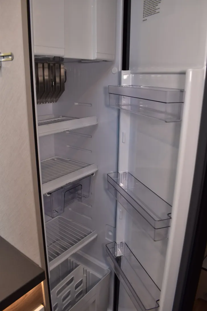 Fahrzeugbild Hymer Exsis-t 580 Pure Sat, TV, Markise, Längsbetten #24