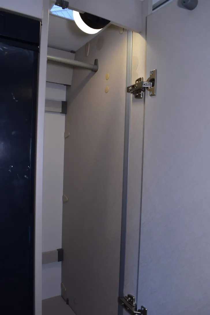 Fahrzeugbild Hymer Exsis-t 580 Pure Sat, TV, Markise, Längsbetten #25