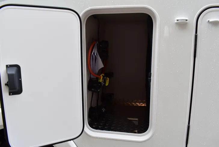 Fahrzeugbild Hymer Exsis-t 580 Pure Sat, TV, Markise, Längsbetten #41