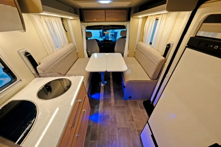 Fahrzeugbild Ahorn Camp Camp 640 Plus/Hubbett/Klima/Solar/Markise/TOP #8