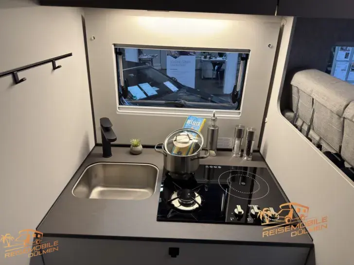 Fahrzeugbild LMC Cruiser 750 EL #17