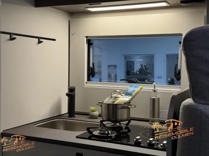 Fahrzeugbild LMC Cruiser 750 EL #18