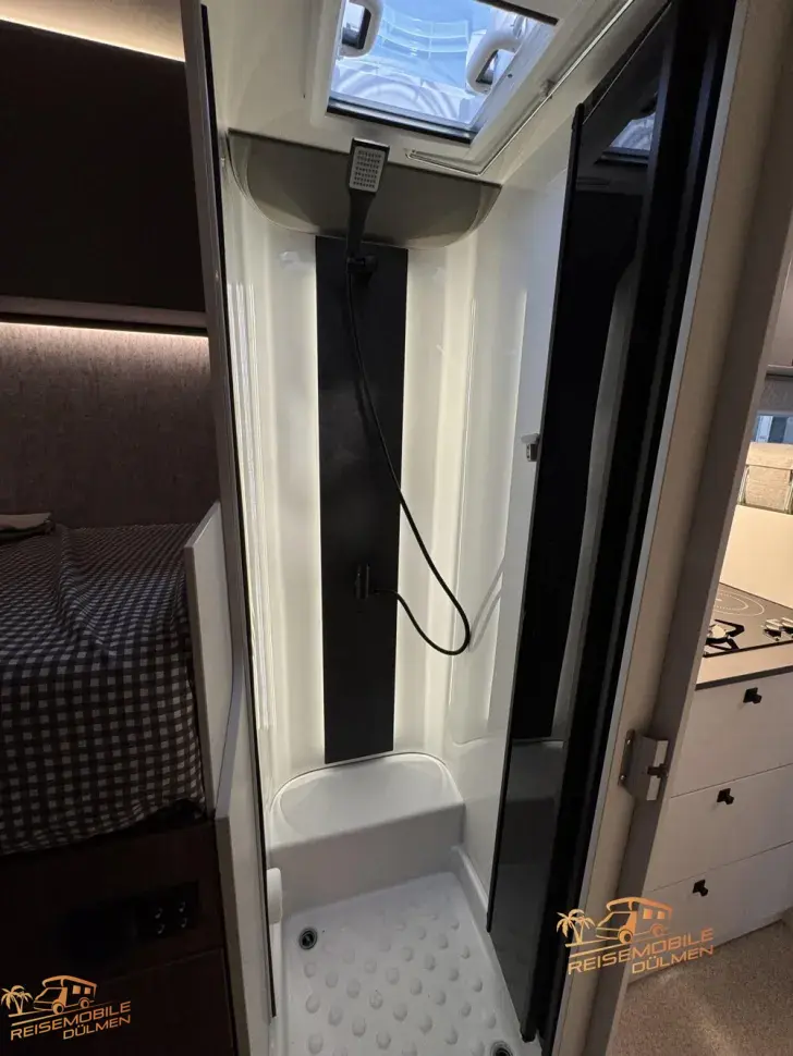 Fahrzeugbild LMC Cruiser 750 EL #20