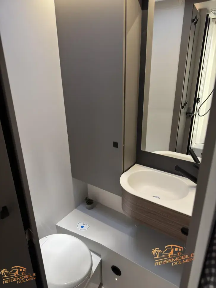 Fahrzeugbild LMC Cruiser 750 EL #22