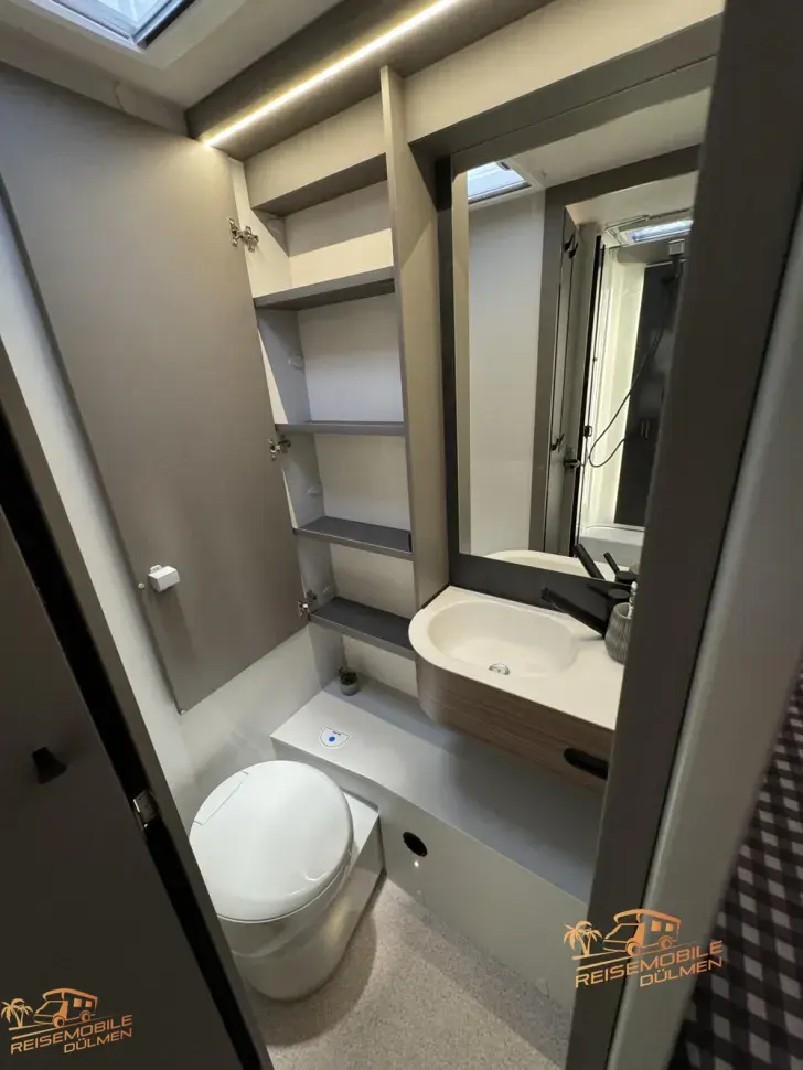 Fahrzeugbild LMC Cruiser 750 EL #23