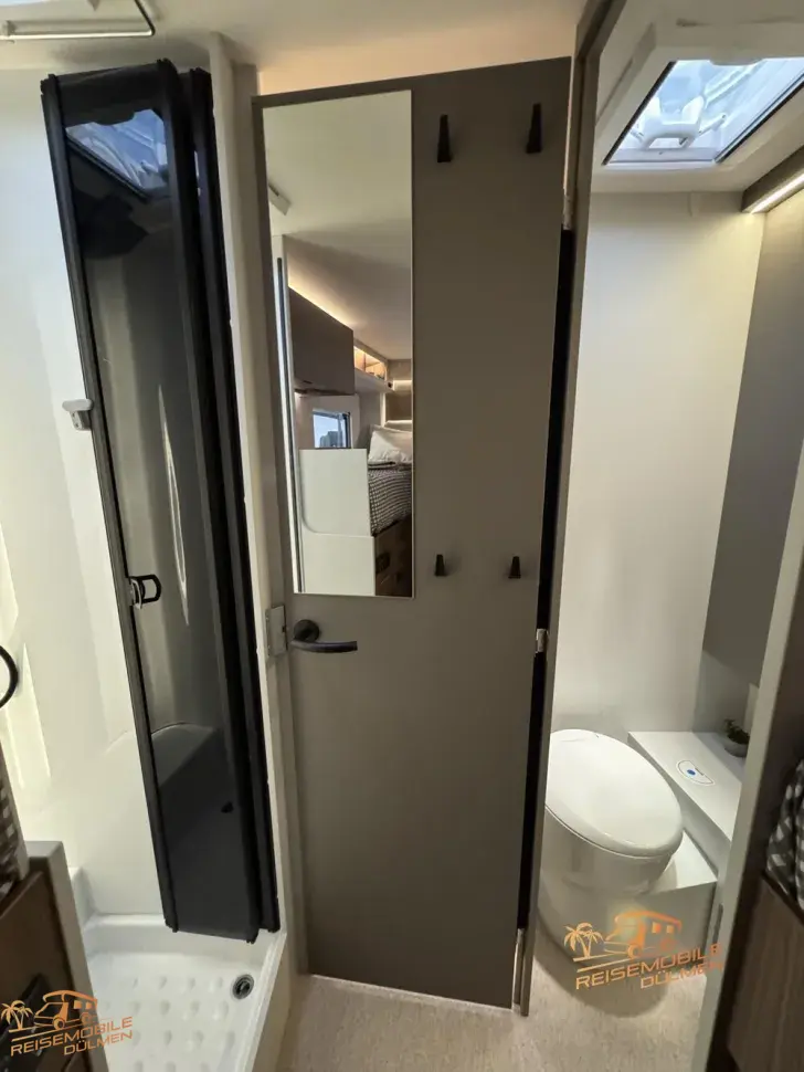 Fahrzeugbild LMC Cruiser 750 EL #24