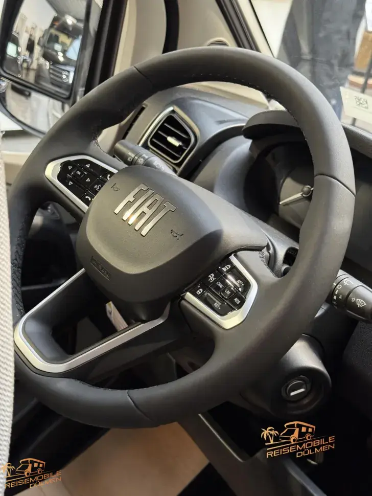 Fahrzeugbild LMC Cruiser 750 EL #26