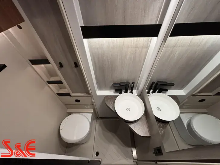 Fahrzeugbild Bürstner Signature SFT 7.1 #15