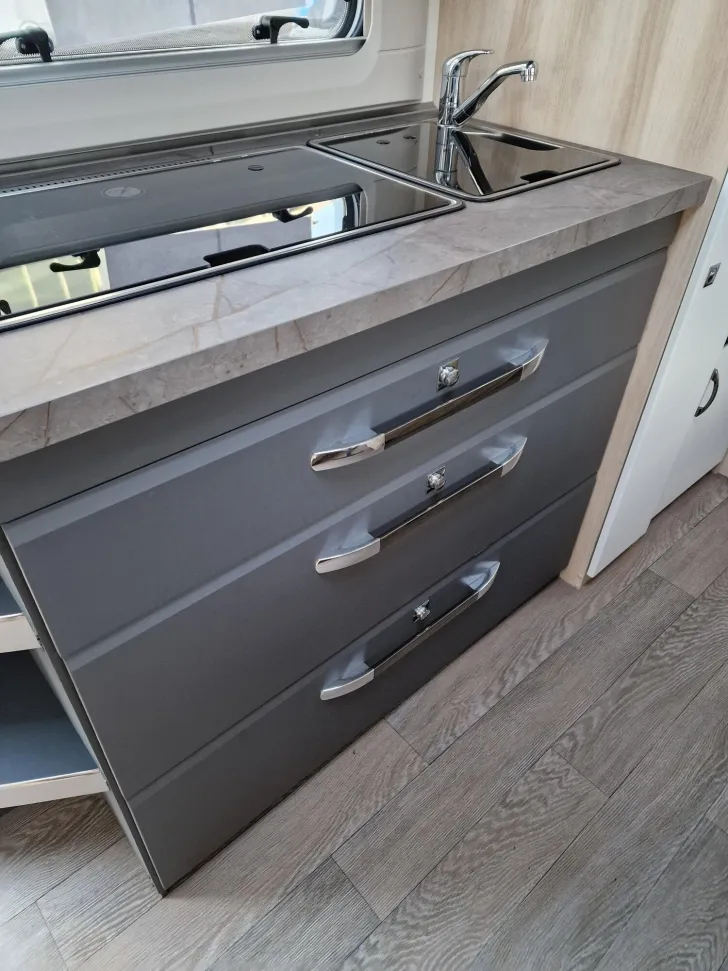 Fahrzeugbild Hobby De Luxe 545 KMF - stark reduziert/Vorzelt #9