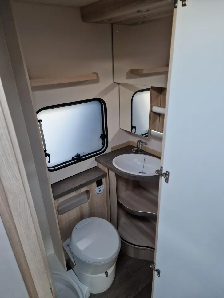 Fahrzeugbild Hobby De Luxe 545 KMF - stark reduziert/Vorzelt #12