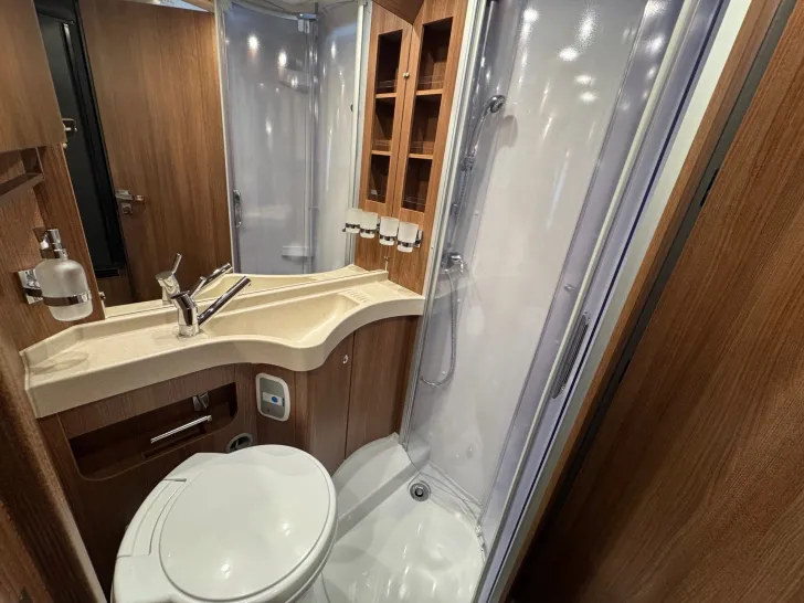 Fahrzeugbild Carthago C1-tourer T 143 KB-LE comfort 4.2t Autark Lithium & Solar #15