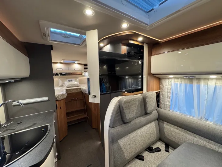 Fahrzeugbild Carthago C1-tourer T 143 KB-LE comfort 4.2t Autark Lithium & Solar #9