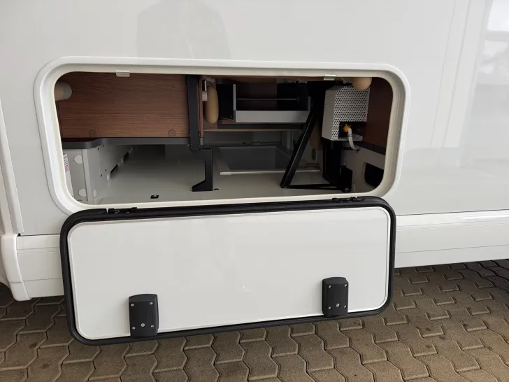 Fahrzeugbild Carthago C1-tourer T 143 KB-LE comfort 4.2t Autark Lithium & Solar #21