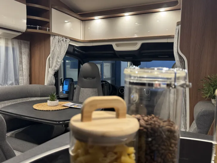 Fahrzeugbild Carthago C1-tourer T 143 KB-LE comfort 4.2t Autark Lithium & Solar #10