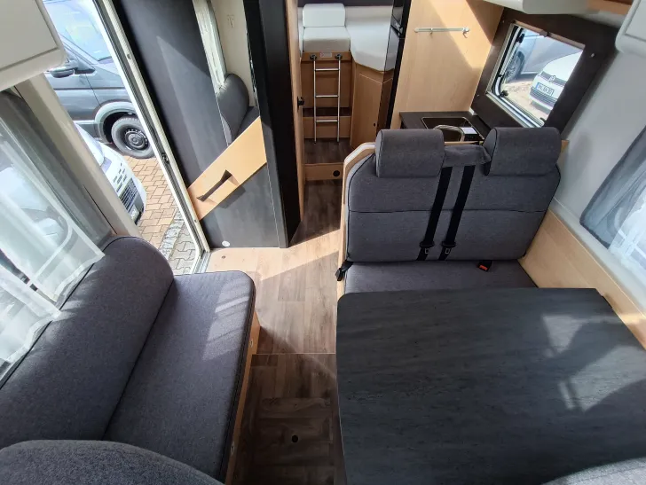 Fahrzeugbild Sunlight T 67 #10