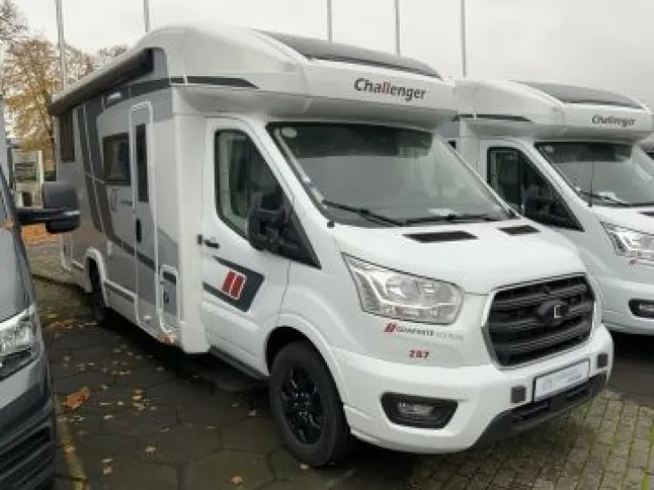 Fahrzeugbild Challenger Teilintegriert 287 Graphite Edition Arctic + Zubehör #1