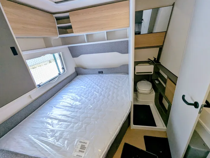 Fahrzeugbild Bürstner B66 480 TK 1,6 T AUFLASTUNG, ETAGENBETTEN #11