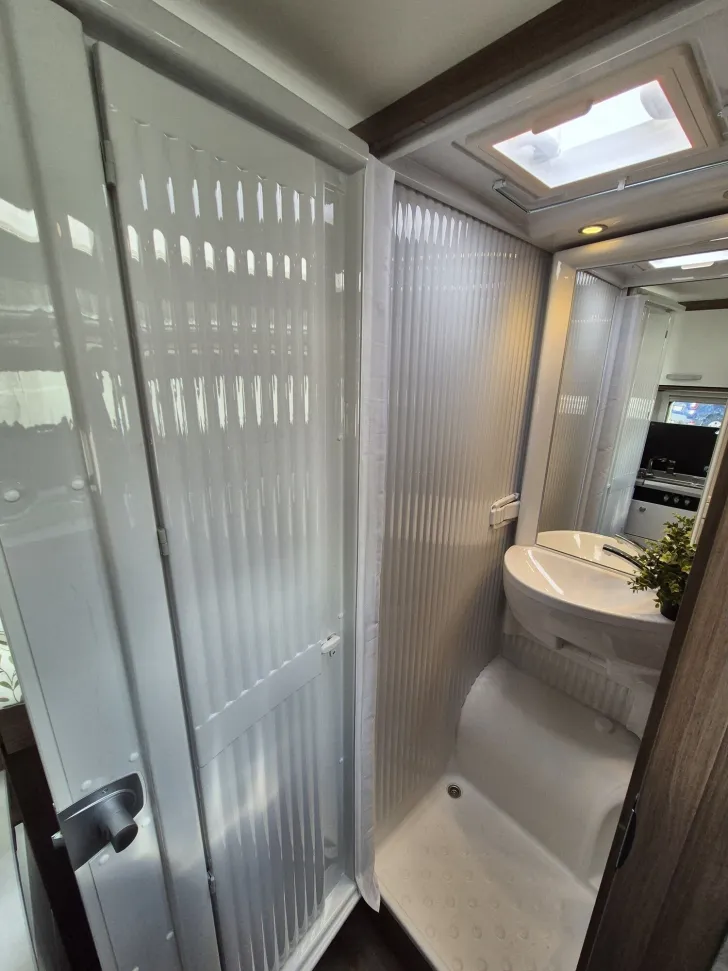 Fahrzeugbild Carado V132 pro+ #23